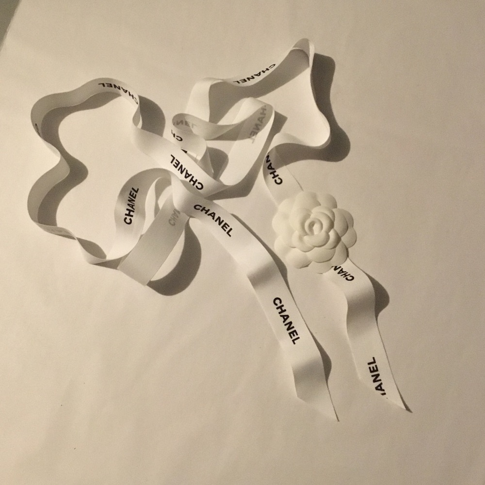 CHANEL - Picture 5 of 8